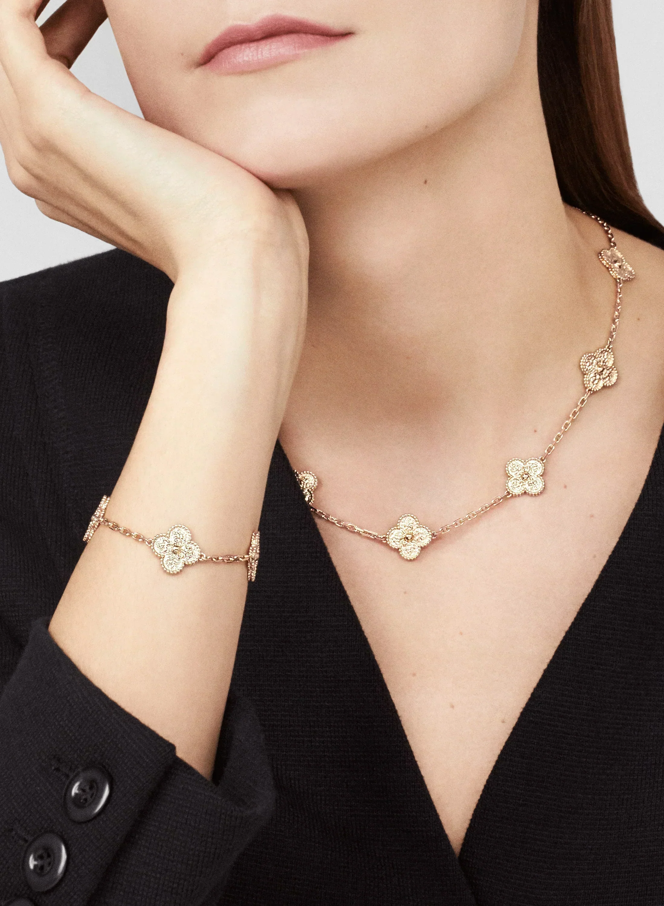 CLOVER | 10 Motive Pink Necklace - Image 3