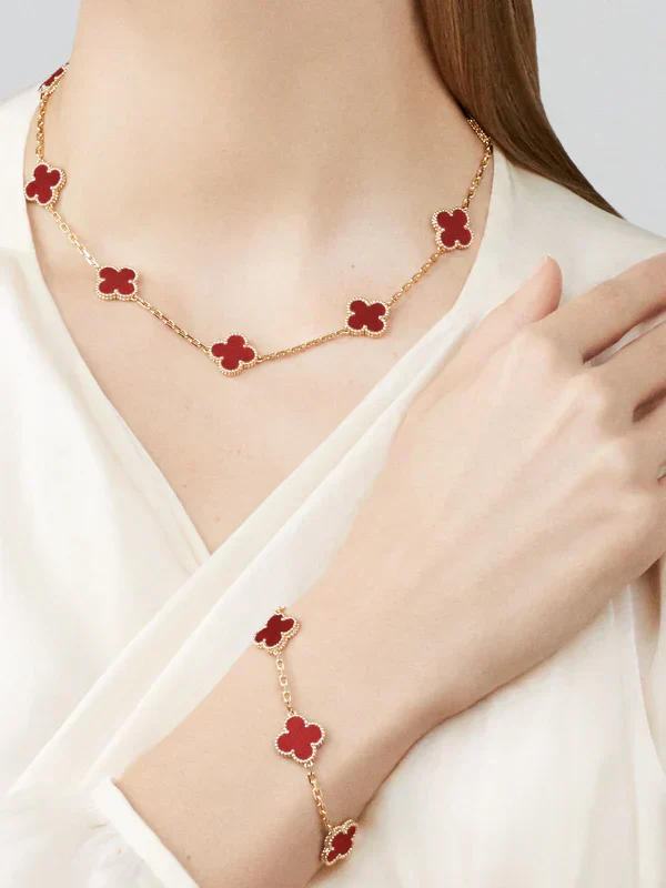 CLOVER | Red Bracelet - Image 4