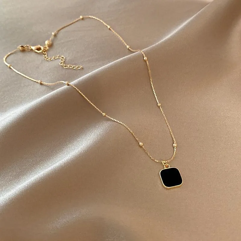 EXCLUSIVE | Pendant Necklace - Image 4