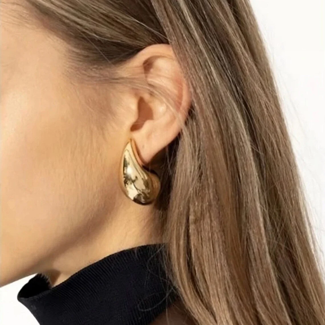 Sandra Teardrop Gold Earrings - Image 6
